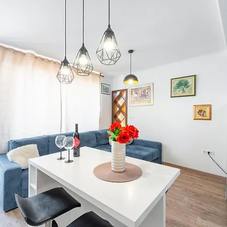 Modern Lucic Apartman