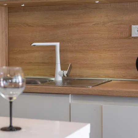 Modern Lucic Apartman